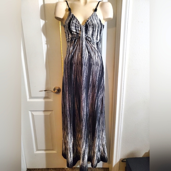 Hypnotik Tripnotik Dresses & Skirts - Black and gray print maxi dress by Hynotik Tripnotic size small
